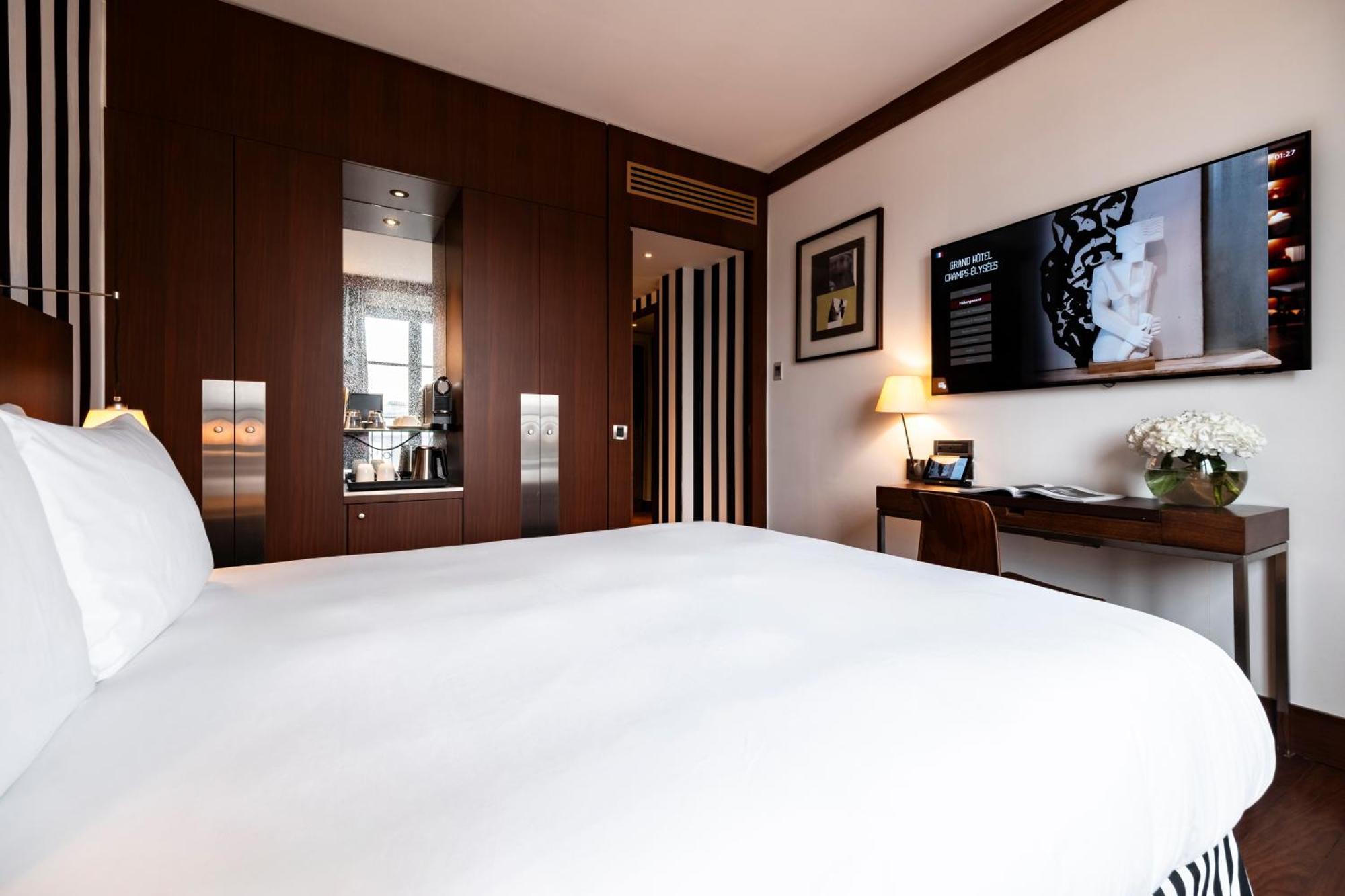 Grand Hotel Champs-Elysees Paris Exterior foto